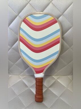 pickleball paddle
